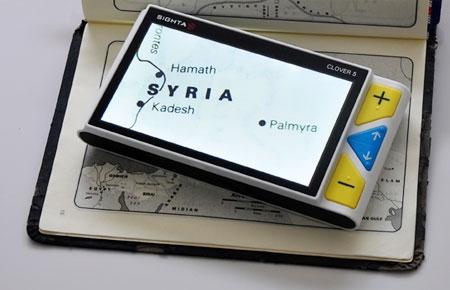 Clover 5 HD pocket-sized magnifier